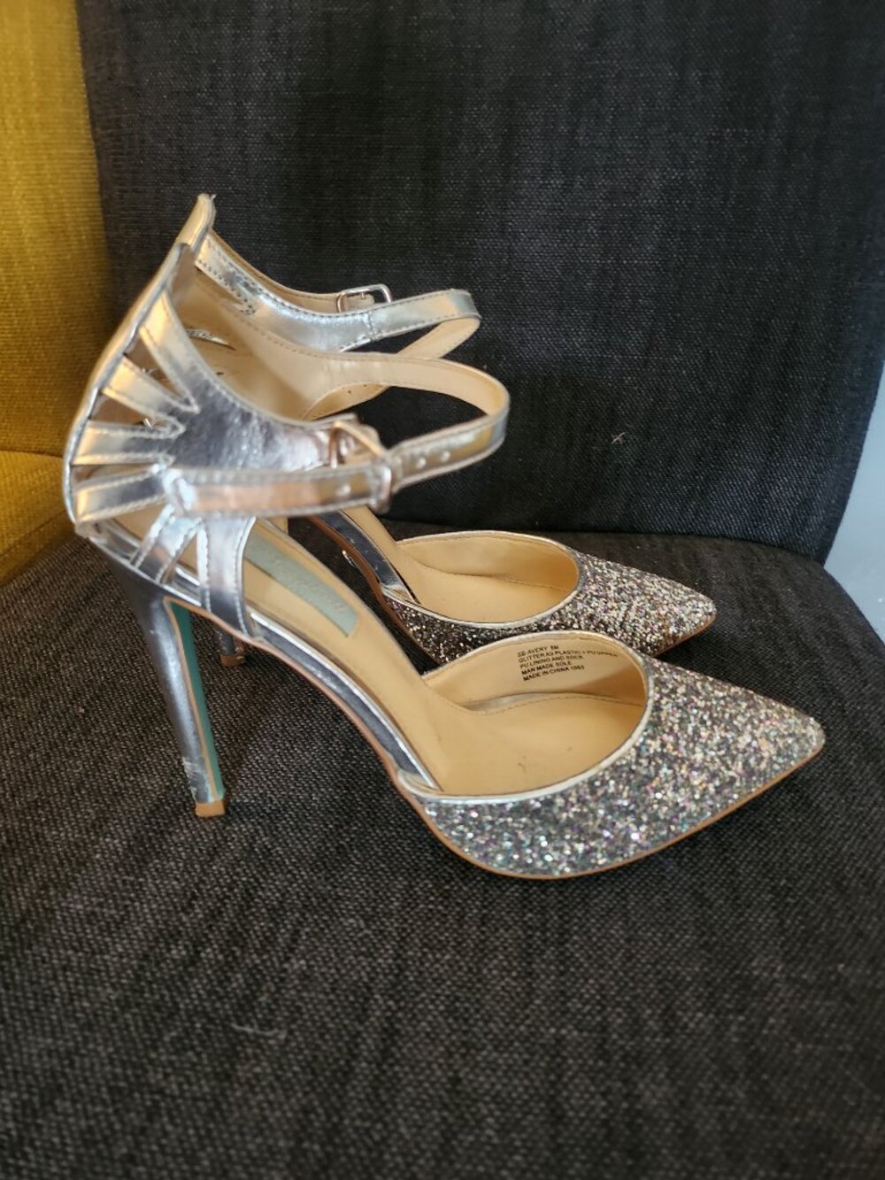 Betsey Johnson size 8 Glittery Avery  Heels - Picture 3 of 5